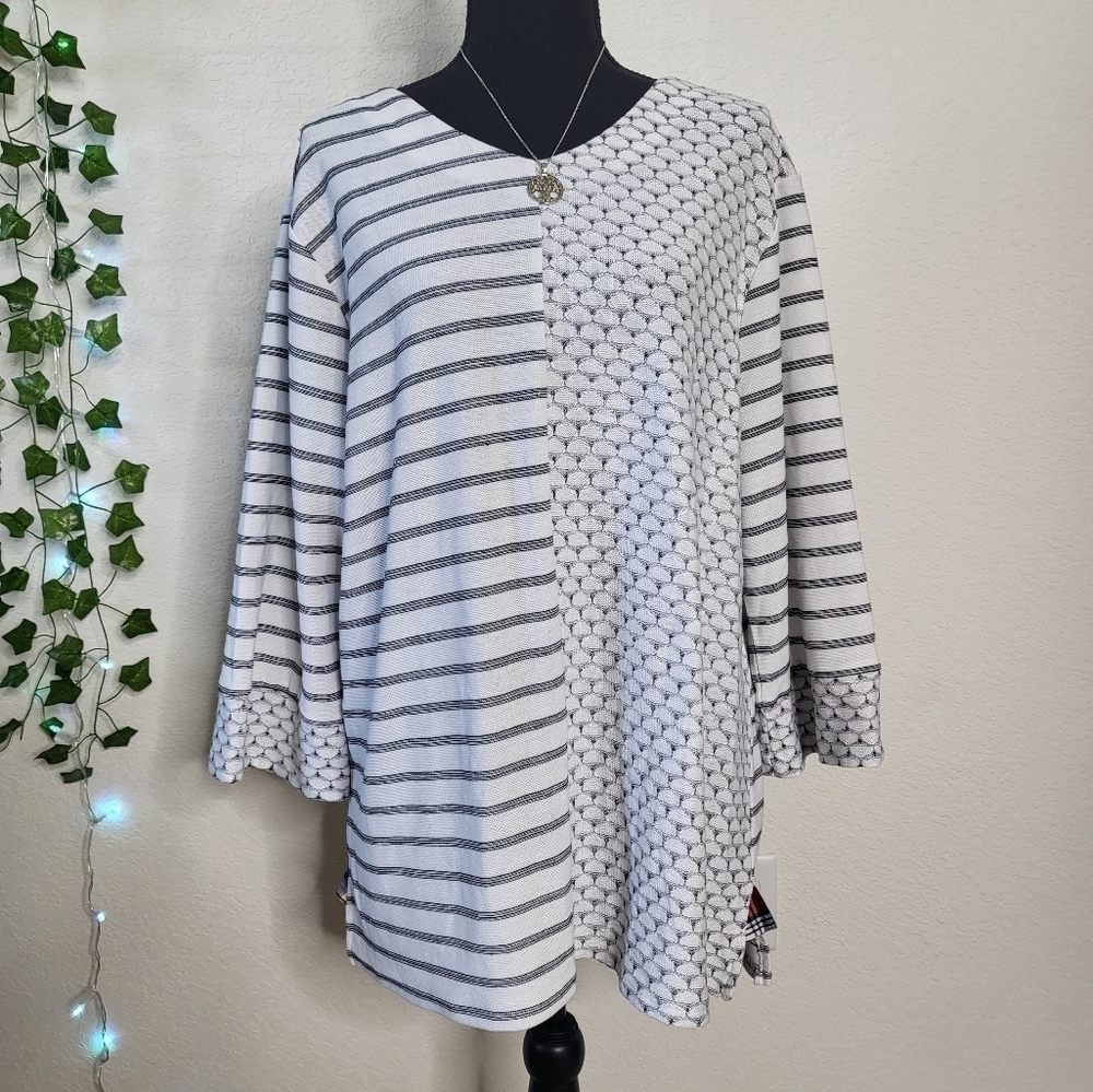 💚HP💚NWT Vecceli Made in Italy Cotton Knit Mixed Media Striped Geometric Blouse